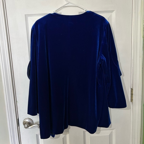 NWT MISOOK Blue Velvet Cardigan with ruffle sleeves. Size Large. - Picture 9 of 11